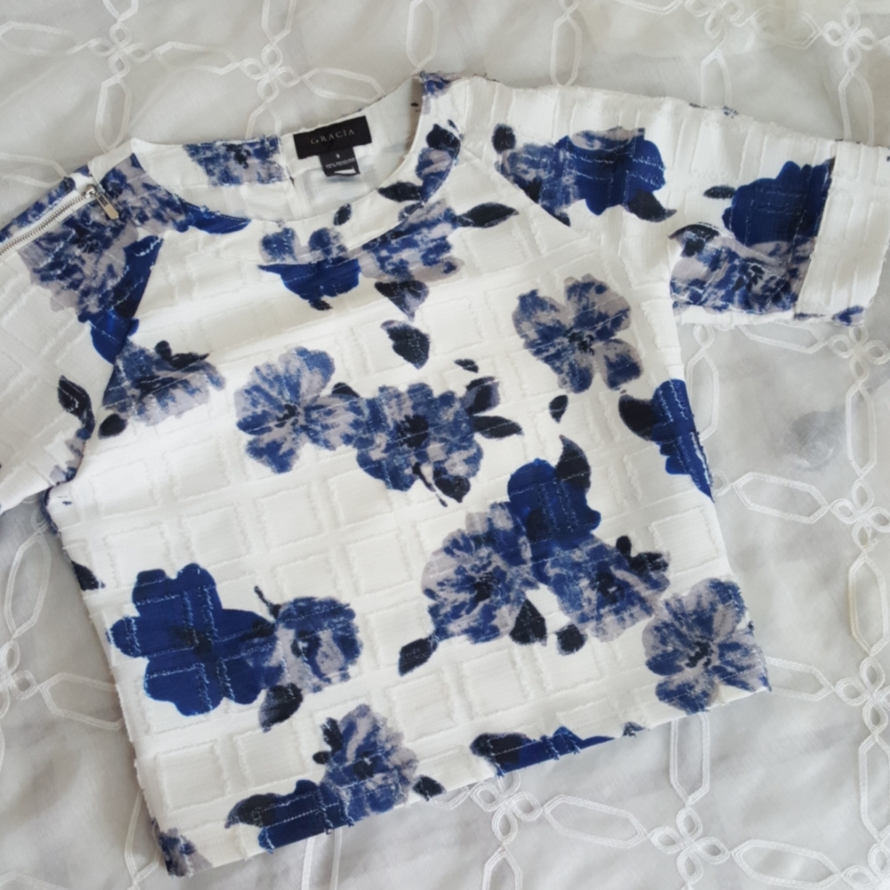 Gracia 100% Polyester small crop top